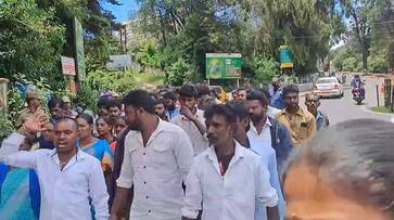 people protest against forest officers on tiger death case in nilgiris vel people protest against forest officers on tiger death case in nilgiris vel