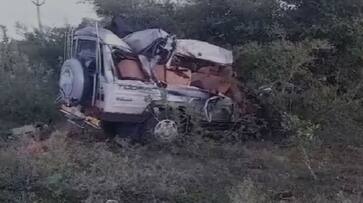 Karnataka Based Five Dies Due to Road Accident in Telangana grg Karnataka Based Five Dies Due to Road Accident in Telangana grg
