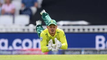 Watch Quinton de Kock takes flying catch to dismiss Alex Carey in South Africa vs Australia, 4th ODI gkc Watch Quinton de Kock takes flying catch to dismiss Alex Carey in South Africa vs Australia, 4th ODI gkc