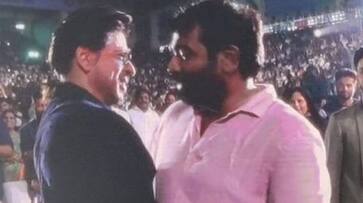 'I Love You': Shah Rukh Khan's bromance with Jawan co-star Vijay Sethupathi wins hearts vma 'I Love You': Shah Rukh Khan's bromance with Jawan co-star Vijay Sethupathi wins hearts vma