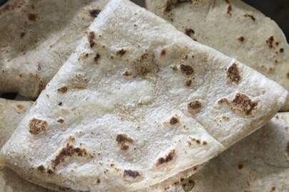 German Woman Makes Roti Soft By THIS Ingredient video goes viral zrua