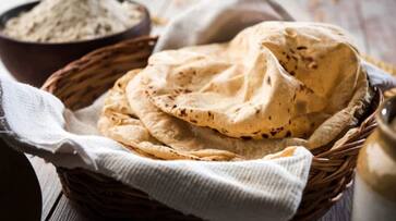 Woman Makes Roti Soft by adding Secret Ingredient azn Woman Makes Roti Soft by adding Secret Ingredient azn