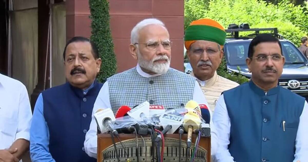 சிறப்பு கூட்டத்தொடரில் வரலாற்று சிறப்புமிக்க முடிவு: பிரதமர் மோடி!