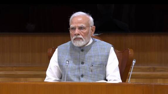 Political heat rises as PM Modi convenes Cabinet meeting during special session of Parliament ; check details AJR Political heat rises as PM Modi convenes Cabinet meeting during special session of Parliament ; check details AJR