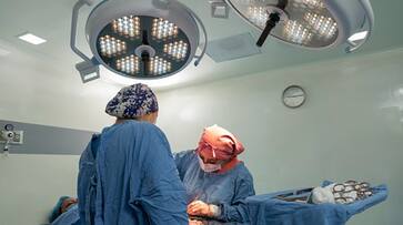 Man sues hospital for 1 billion doller after watching wifes c-section bkg Man sues hospital for 1 billion doller after watching wifes c-section bkg