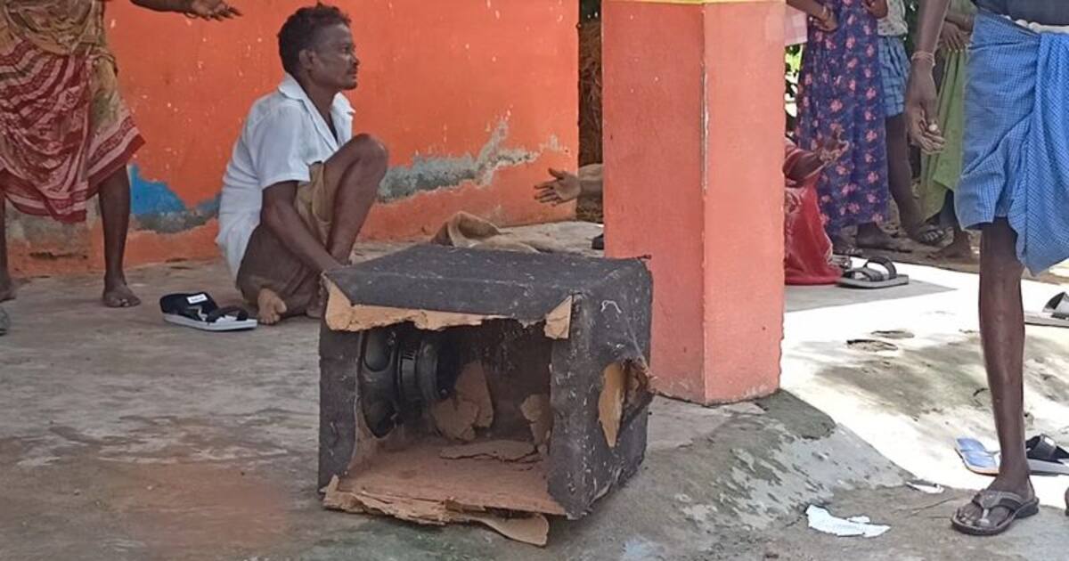 4 நாட்களாக தேடப்பட்ட 2 வயது குழந்தை ஸ்பீக்கர் பெட்டியில் சடலமாக மீட்பு; உறவினர்கள் கதறல்