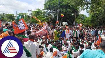 Farmers demand declaration of Kalaghatagi drought-prone taluk rav Farmers demand declaration of Kalaghatagi drought-prone taluk rav