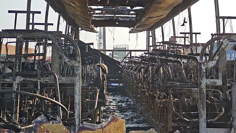 Omni bus caught fire near Chennai and passengers ran away screaming