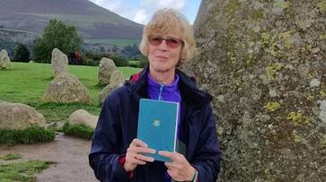 woman bought book in online surprised her message to dad 40 years ago rlp woman bought book in online surprised her message to dad 40 years ago rlp
