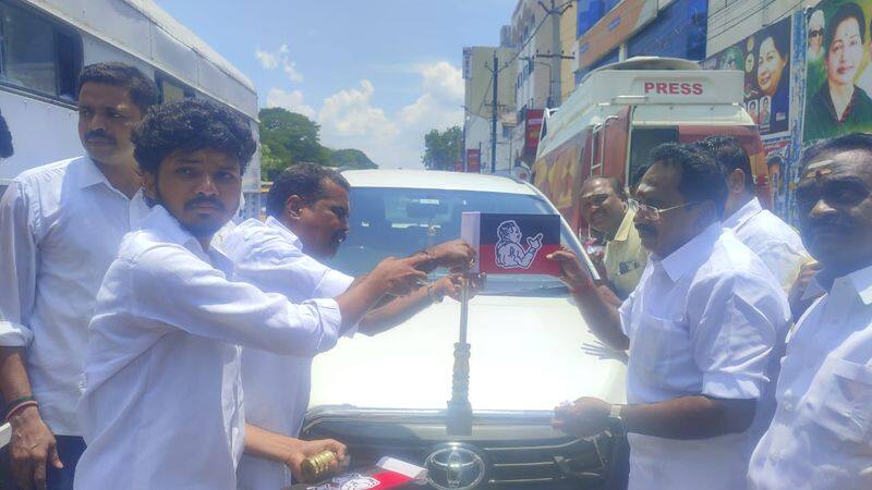BJP officials from Madurai district joined AIADMK KAK