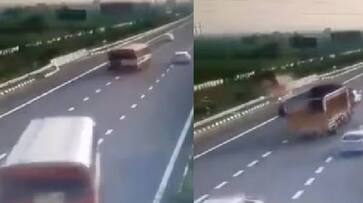 driver suffer heart attack bus crashes at Delhi Meerut Expressway rlp driver suffer heart attack bus crashes at Delhi Meerut Expressway rlp