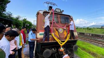 Express Train Bengaluru Murdeshwar takes two hours to Travel 20 KM to Mangaluru Central to Surathkal san Express Train Bengaluru Murdeshwar takes two hours to Travel 20 KM to Mangaluru Central to Surathkal san