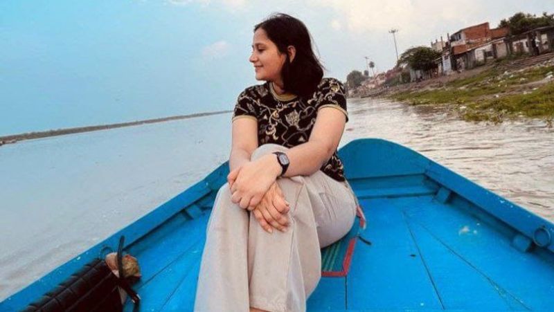 NEHA BYADWAL IAS SUCCESS STORY IITIAN WHO CRACKED UPSC EXAM  ZKAMN