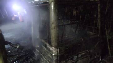 After the conflict between the youths auto rickshaw ppp set on fire in an attempt to take revenge After the conflict between the youths auto rickshaw ppp set on fire in an attempt to take revenge