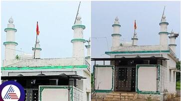 Hindu youths hoisted saffron flag on Bidar Masjid sat Hindu youths hoisted saffron flag on Bidar Masjid sat