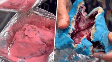 Controversial Samosas stuffed with strawberry and blueberry shock food lovers; 'RIP' say netizens - WATCH snt Controversial Samosas stuffed with strawberry and blueberry shock food lovers; 'RIP' say netizens - WATCH snt