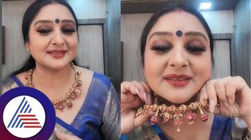 Actress Malavika Avinash wore Ashtamangalya jewelery made from temple stone suc Actress Malavika Avinash wore Ashtamangalya jewelery made from temple stone suc