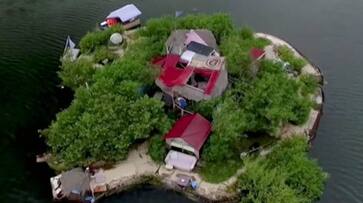 Richart Sowa this man in Mexico made a floating island with plastic bottles rlp Richart Sowa this man in Mexico made a floating island with plastic bottles rlp