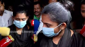Sharon murder case accused Greeshma out from jail on bail kgn Sharon murder case accused Greeshma out from jail on bail kgn