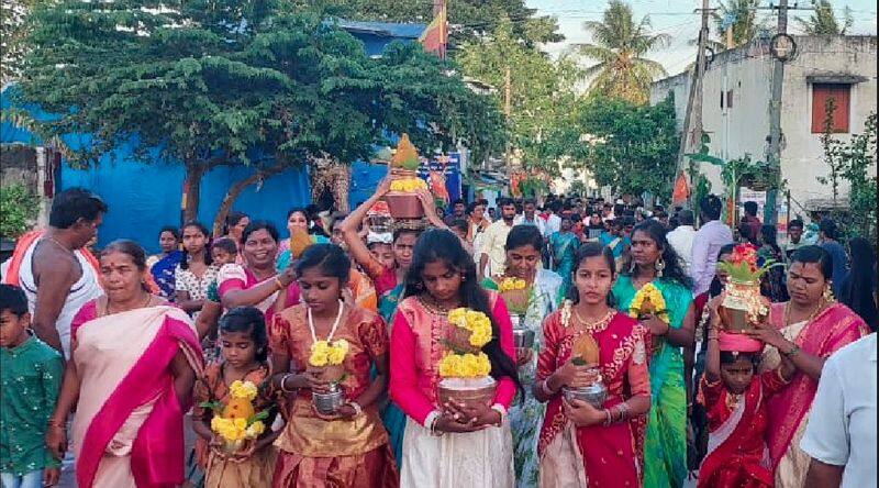 chaturmasya pejavara shree visited the residences of dalits in mysore today rav