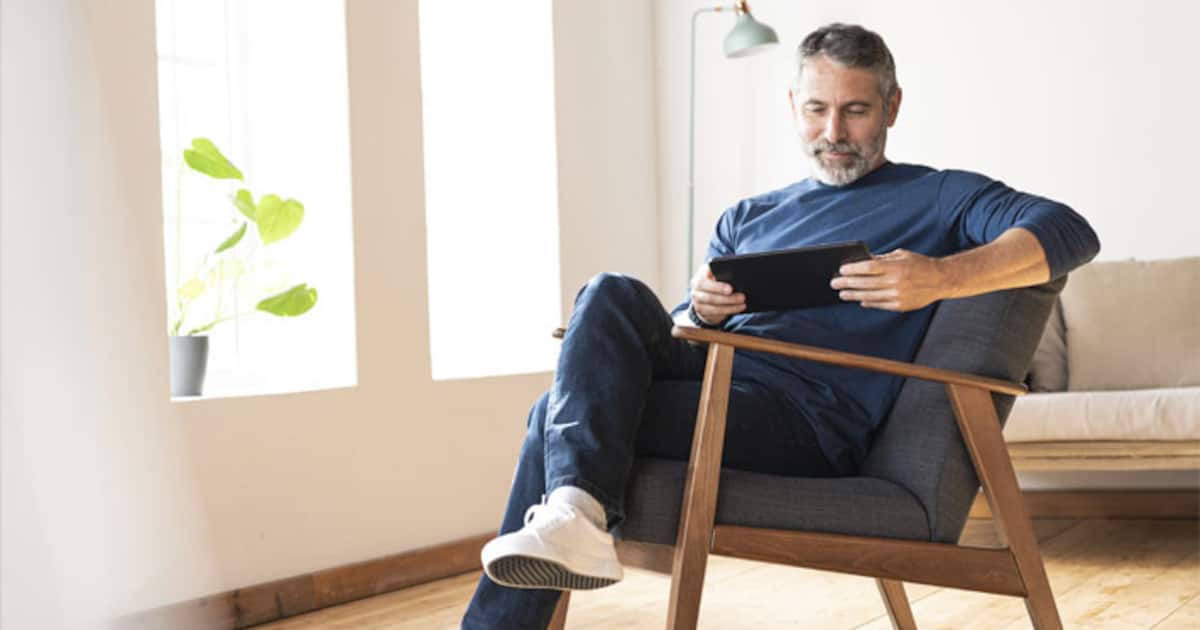 கால் மேல் கால் போட்டு உட்காரும் பழக்கம் உள்ளதா? எவ்வளவு ஆபத்து இருக்குனுதெரிஞ்சா இனி எப்படி உட்கார மாட்டீங்க!!