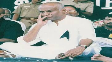 Vatal nagaraj seeks explanation from rajinikanth that which side he is on cauvery issue smp Vatal nagaraj seeks explanation from rajinikanth that which side he is on cauvery issue smp