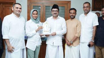 Indias 1st Equestrian Endurance Champion Nida Anjum visit Sadik Ali Thangal joy Indias 1st Equestrian Endurance Champion Nida Anjum visit Sadik Ali Thangal joy