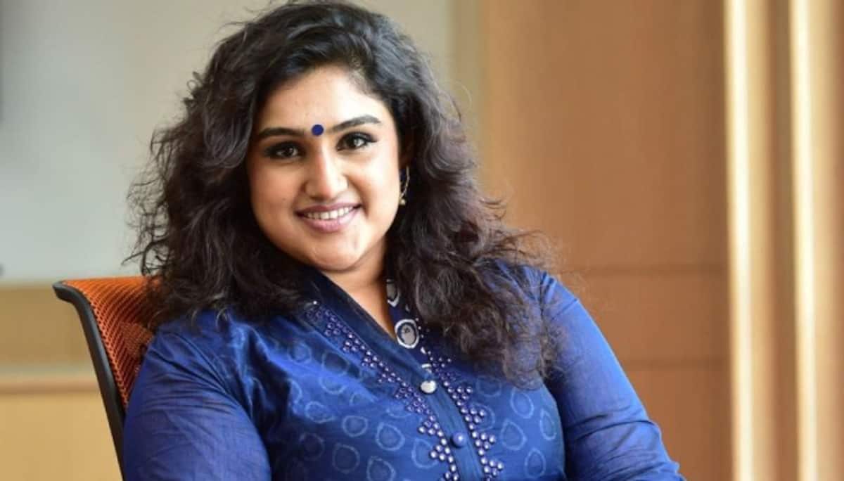 Vanitha And Power Star Srinivasan speech: பட விழாவில் ஹனி மூன் குறித்து வனிதாவிடம் பேசிய பவர் ஸ்டார் ஸ்ரீனிவாசன்!