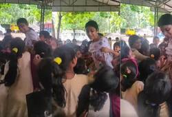 the way children react when teacher who got transfer came back to school viral video SSM