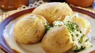 a simple tip to remove boiled potato skin easily hyp a simple tip to remove boiled potato skin easily hyp
