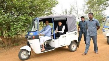 Zoho founder Sridhar Vembu took Tamil Nadu Governor RN Ravi around in his auto-rag Zoho founder Sridhar Vembu took Tamil Nadu Governor RN Ravi around in his auto-rag