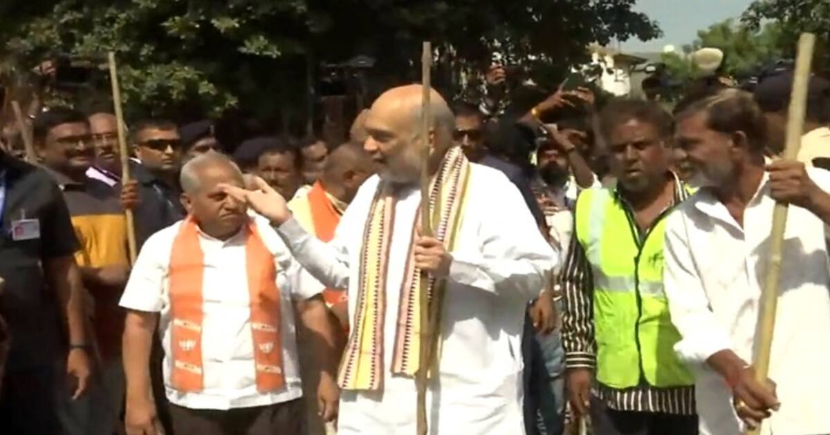 தூய்மையே சேவை: பிரதமர் மோடியின் அழைப்பை ஏற்று களத்தில் குதித்த மக்கள்!