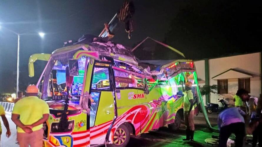 women dead and 15 members injured in road accident near kovilpatti gan