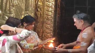 MK Stalin daughter senthamarai offer prayer in seerkazhi sattainathar temple smp MK Stalin daughter senthamarai offer prayer in seerkazhi sattainathar temple smp