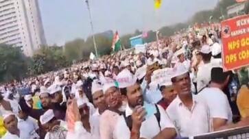 Demand for old pension scheme. 'Family March' of 17 lakh government employees on November 8,Maharashtra RMA Demand for old pension scheme. 'Family March' of 17 lakh government employees on November 8,Maharashtra RMA