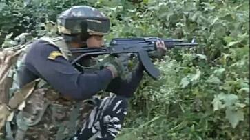 Pak Troops Open Fire At 5 Indian Posts In Jammu 2BSF soldiers , 4 Civilians Injured Rya Pak Troops Open Fire At 5 Indian Posts In Jammu 2BSF soldiers , 4 Civilians Injured Rya