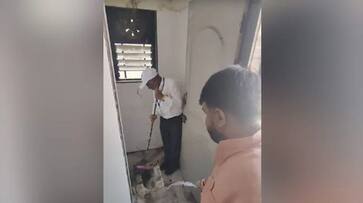 31 deaths in 48 hours: MP makes Maharashtra hospital dean to clean filthy toilet amidst tragedy - WATCH snt 31 deaths in 48 hours: MP makes Maharashtra hospital dean to clean filthy toilet amidst tragedy - WATCH snt