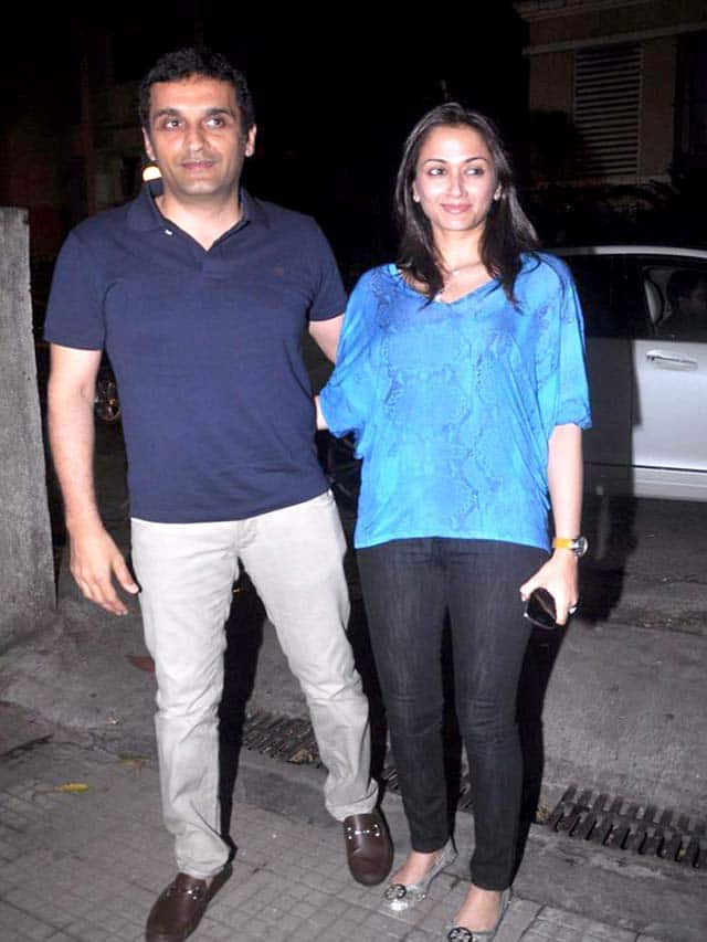 Who Is Vikas Oberoi Gayatri Joshi S Husband Who Escaped Car Accident