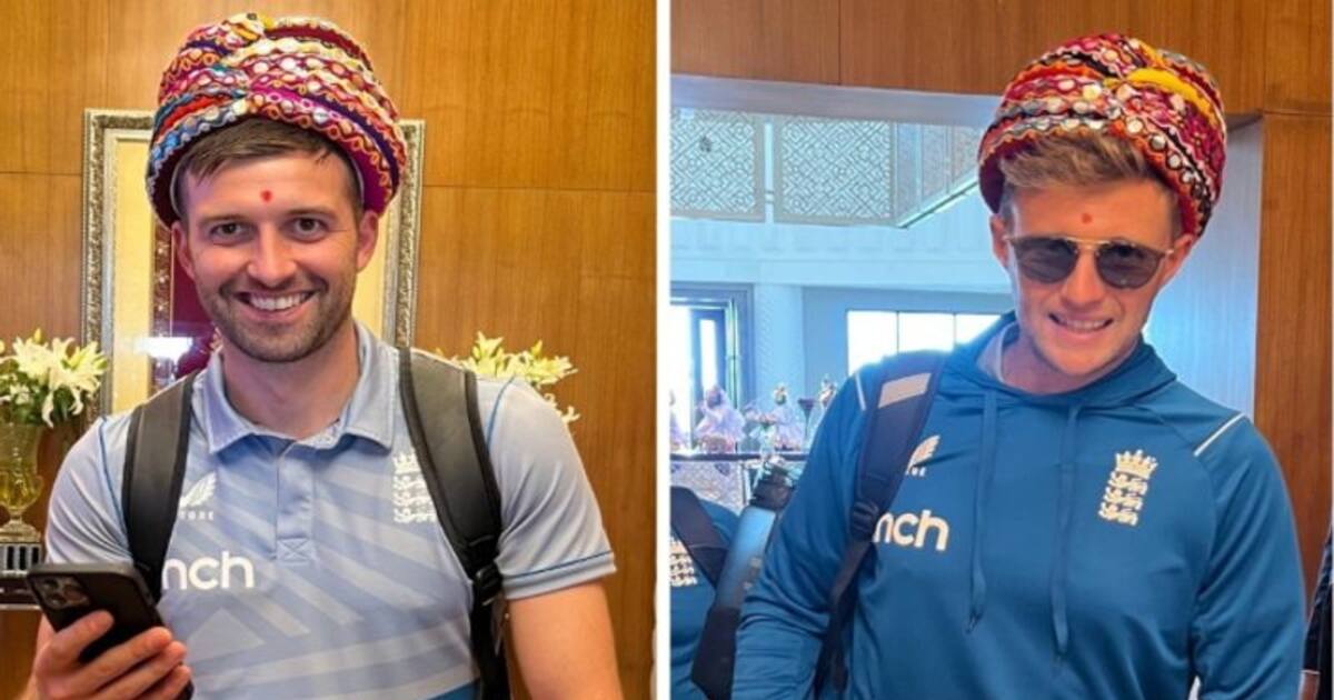 அகமதாபாத் வந்த இங்கிலாந்து வீரர்களுக்கு பாரம்பரிய முறைப்படி வரவேற்பு: புன்சிரிப்புடன் நடந்து செல்லும் வீரர்கள்