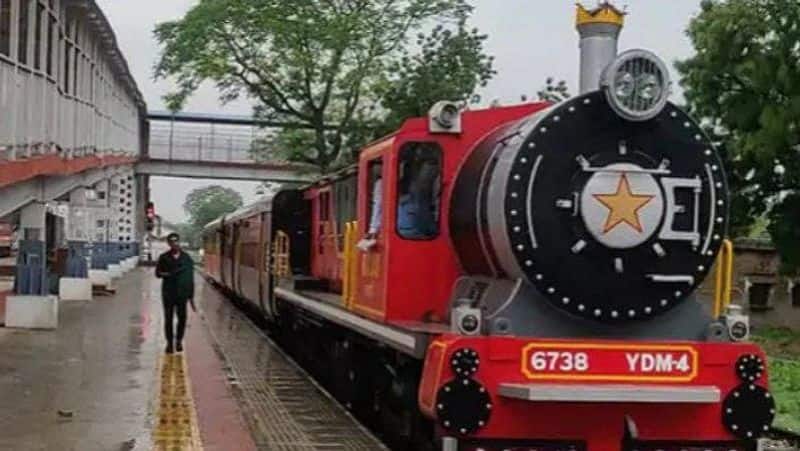 pm modi flags off Rajasthan First Heritage Train from jodhpur Know important things zrua