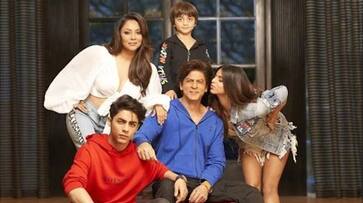Gauri Khan shares family photo Shah Rukh Khan ans call it picture perfect RBA Gauri Khan shares family photo Shah Rukh Khan ans call it picture perfect RBA
