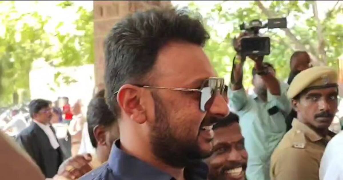 கிரானைட் முறைகேடு; மு.க.அழகிரியின் மகன் நீதிமன்றத்தில் நேரில் ஆஜர்