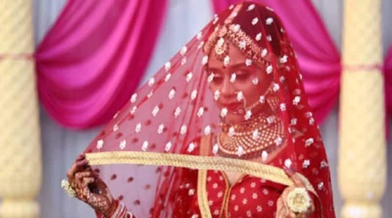 newly bride ran away with money and jewellery in barmer rajasthan kxa 