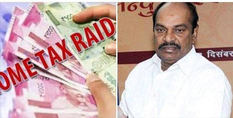 Tax evasion of Rs 1000 crore has reportedly been found during the Income Tax raid at Jagadratsakan house KAK