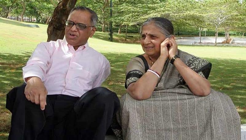 Infosys founder Narayana Murthy Wife Sudha Murthy did not buy saree from last 30 years AKP