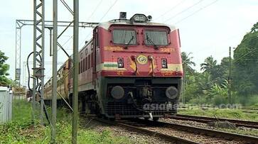 woman get delivery pains in a moving train in Tadepalligudem - bsb woman get delivery pains in a moving train in Tadepalligudem - bsb