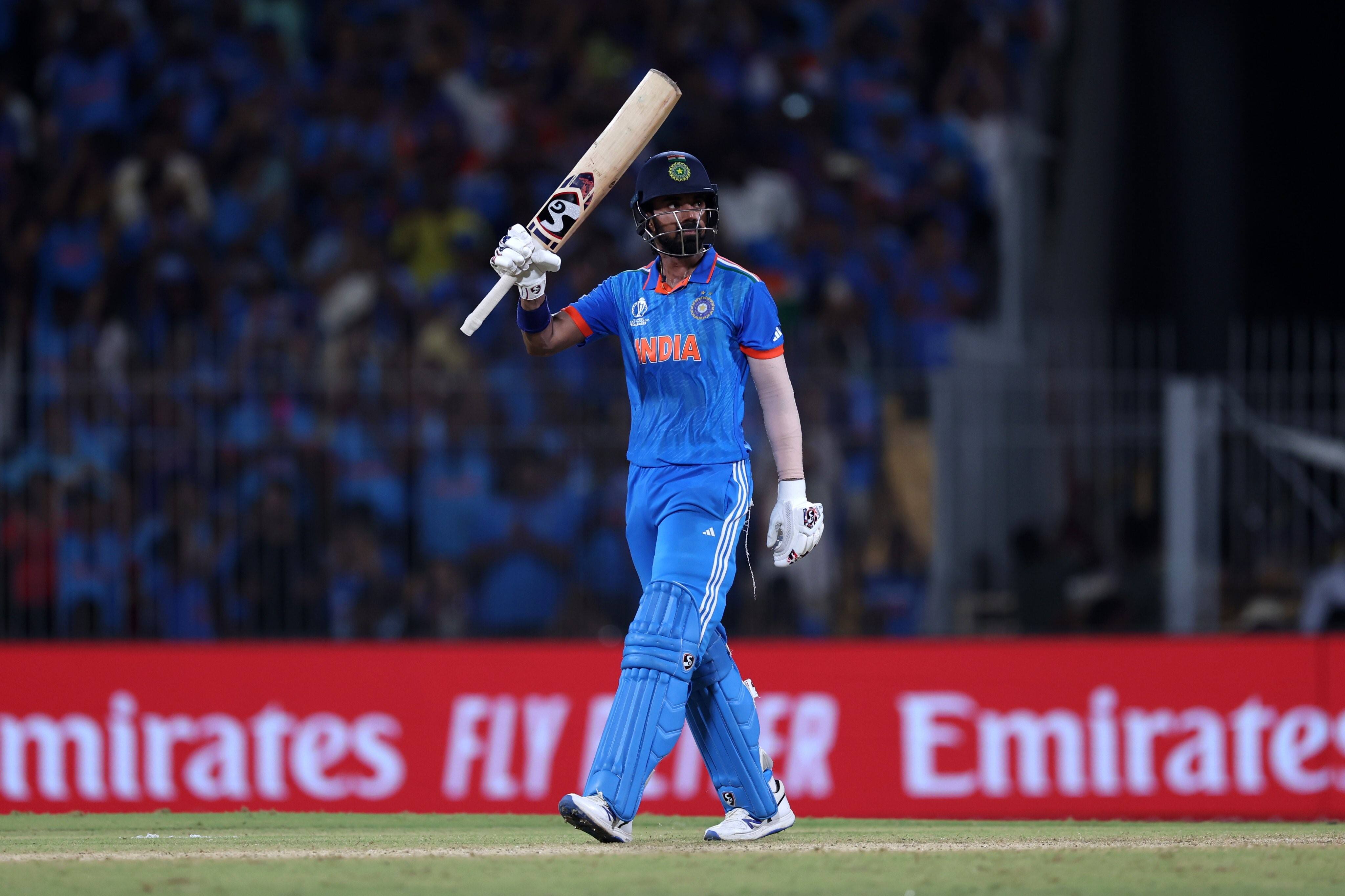 The entire Cricket fans Gives Standing Ovation to the Virat Kohli for his powerful performance against Australia in World Cup Cricket at Chennai rsk