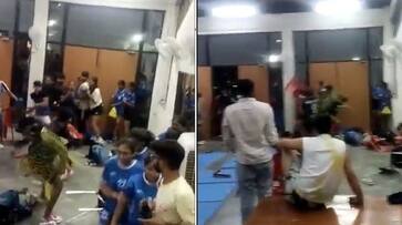 Kabaddi teams crushed with chairs.. Incident in IIT Kanpur.. Video viral..ISR Kabaddi teams crushed with chairs.. Incident in IIT Kanpur.. Video viral..ISR