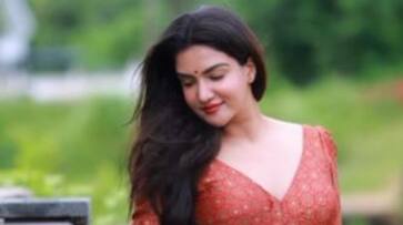 Malayalam actress Honey Rose gets first digital golden visa in Dubai rkn Malayalam actress Honey Rose gets first digital golden visa in Dubai rkn