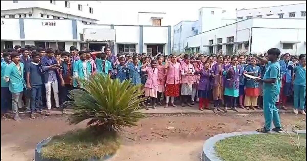 திருவாரூரில் மருத்துவ கல்லூரி மாணவர் பேருந்து மோதி பலி; விடுதி வசதி கோரி மாணவர்கள் முற்றுகை